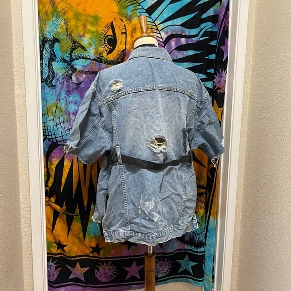 🌈 Lovely denim distressed jacket - Picture 7 of 11